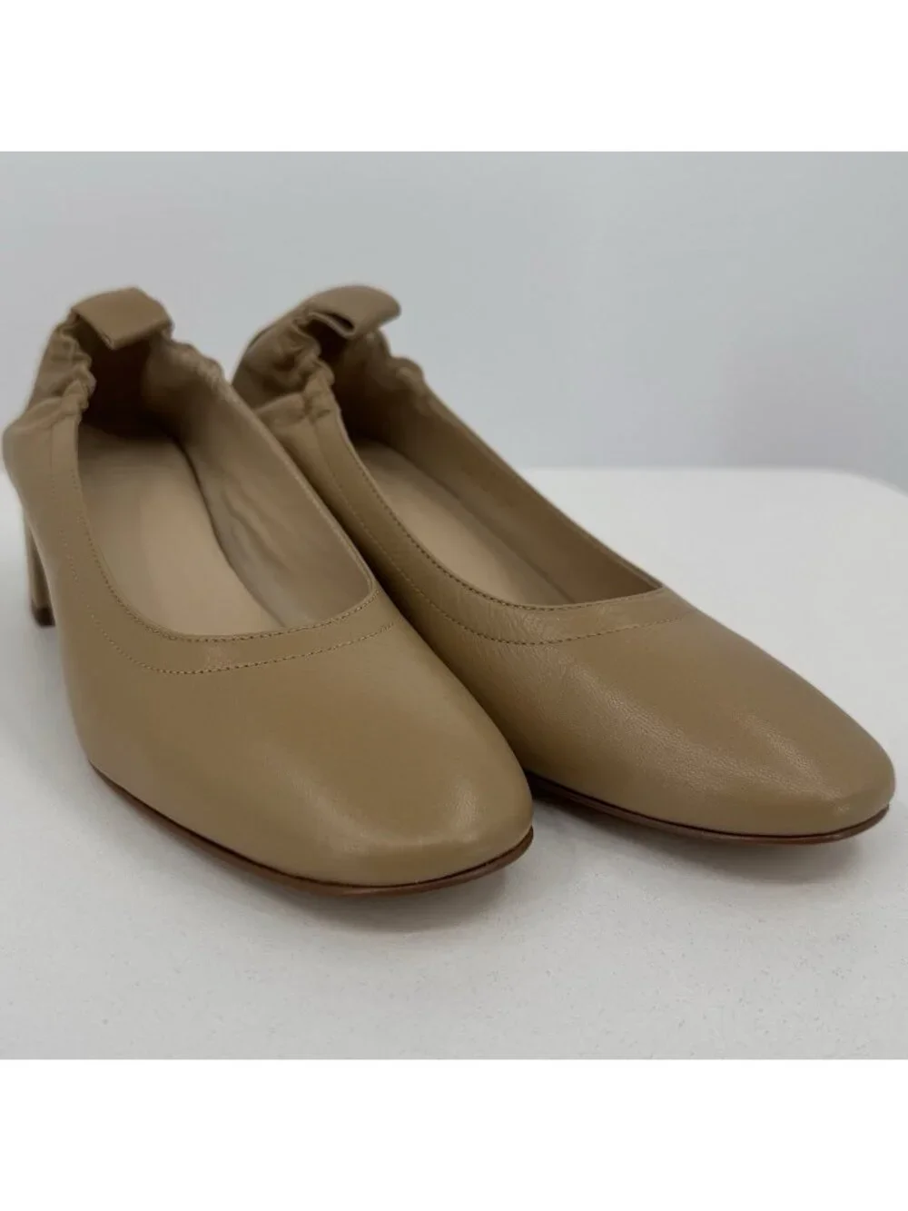 Everlane Italian Leather Day Heel Light Taupe 6.5 Women's Elastic Back Comfort